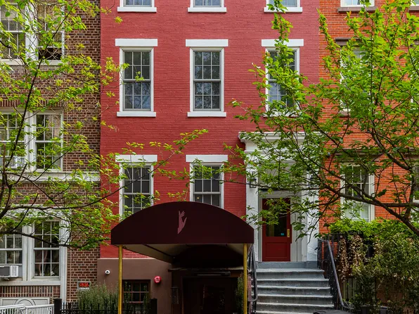 113 West 13th Street image 1 of 14