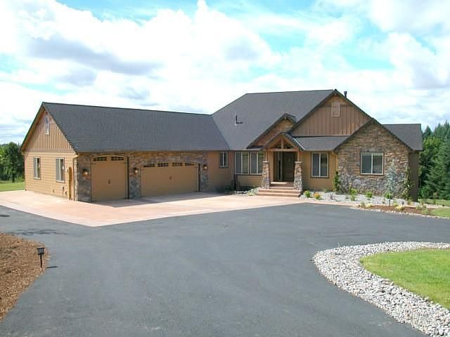 2nd image of 4001 NE Johnson Rd