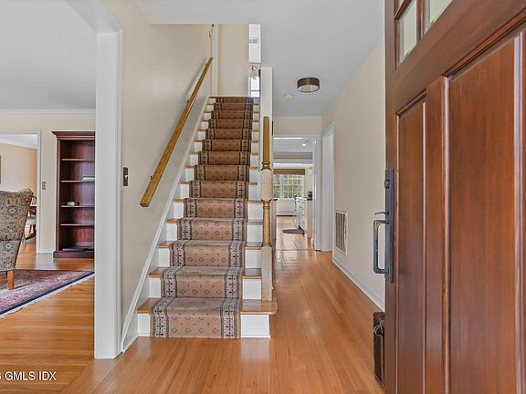 4th image of 153 Lockwood Rd