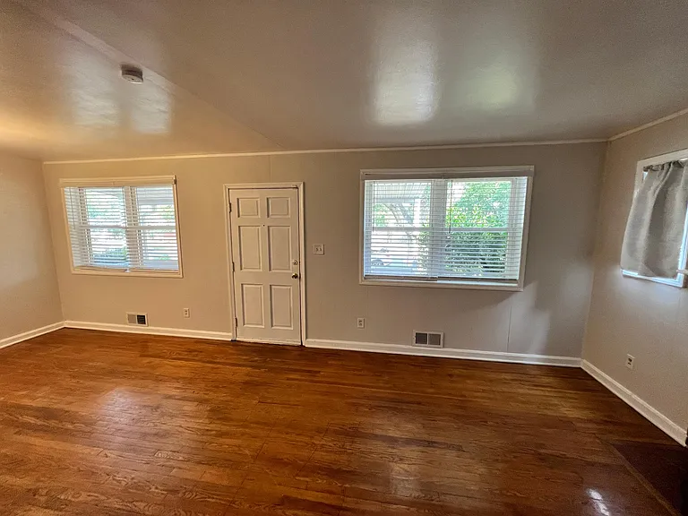 608 Hanson Ave — Photo 12