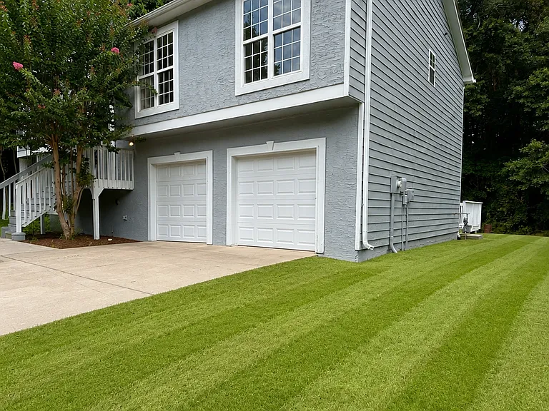 2371 Smith Ave SW — Photo 2