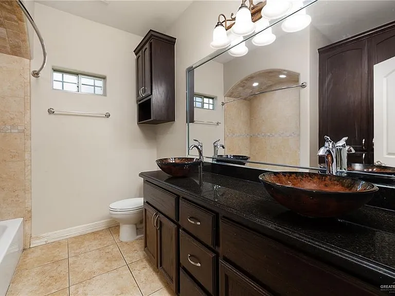 2612 Serrano St — Photo 19