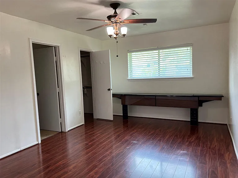 8831 Hendon Ln — Photo 6