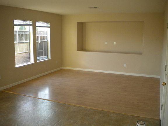 4th image of 551 Pebble Beach Cir