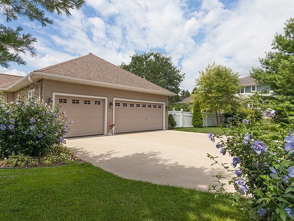 3rd image of 155 Pinnacle Dr