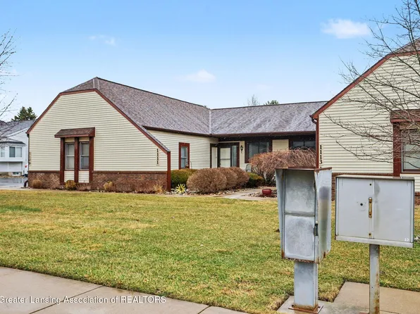 1111 Sunview Dr, Saint Johns, MI 48879