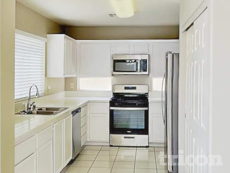 5703 Roundrock Dr — Photo 6
