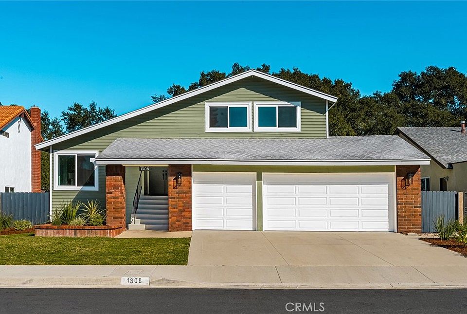 1st image of 1308 Desert Willow Ln