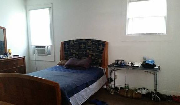 2nd image of 3943 Taylor St