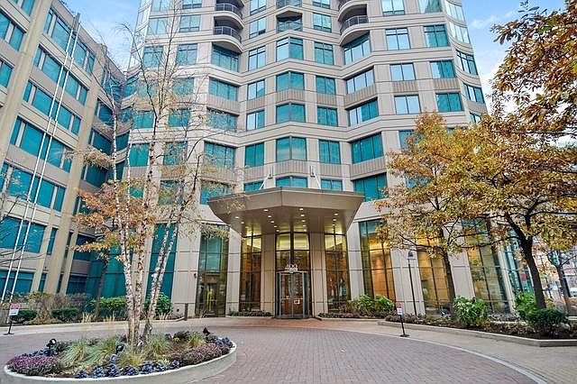 1st image of 400 N La Salle Dr APT 4309