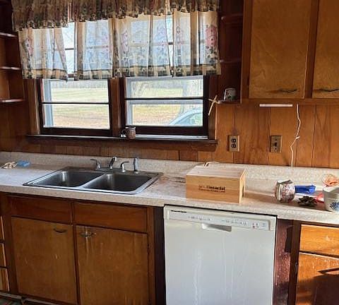 5th image of 17105 Ivor Rd