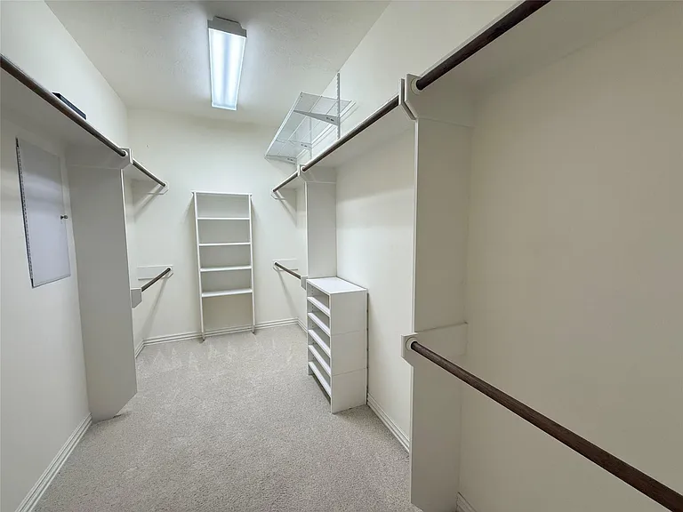 110 W Lansdowne Cir — Photo 17