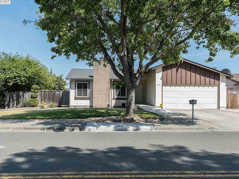 1st image of 2898 Pelican Dr