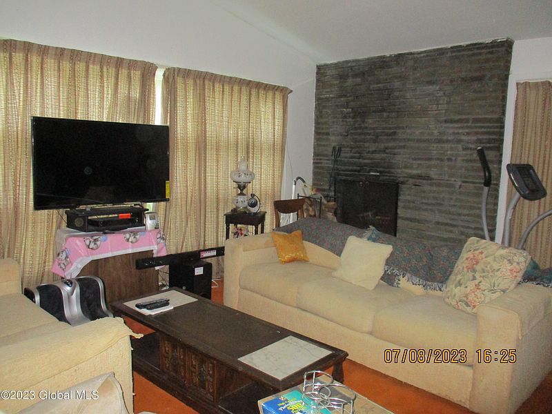 2nd image of 17 Leslie Court