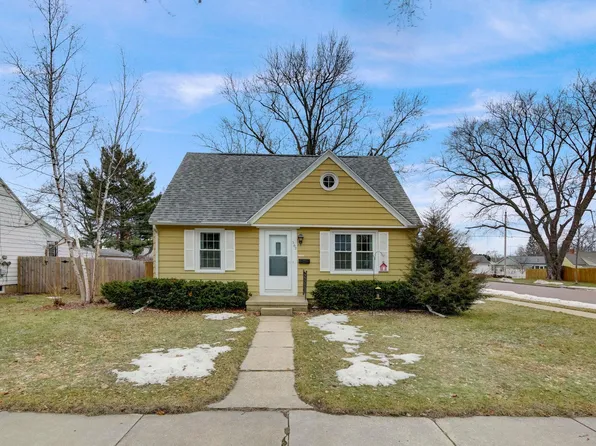 502 10th St, Baraboo, WI 53913