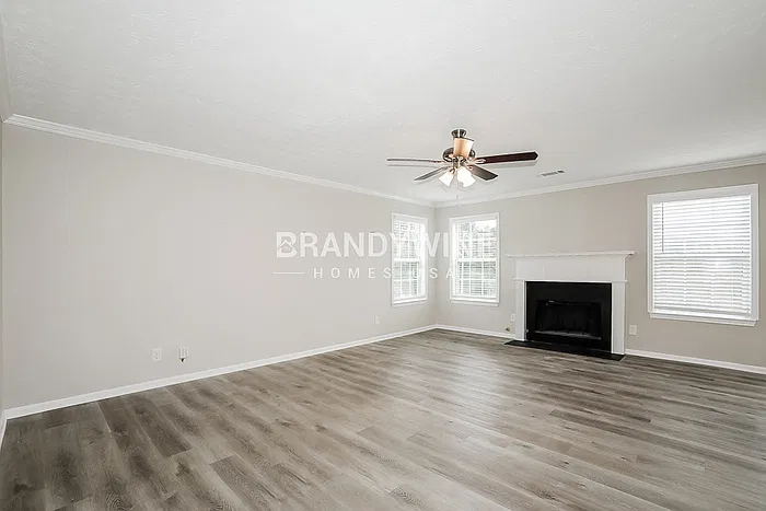 4 bed, 2.5 bath, 2934 sqft, $2,470 — Photo 4