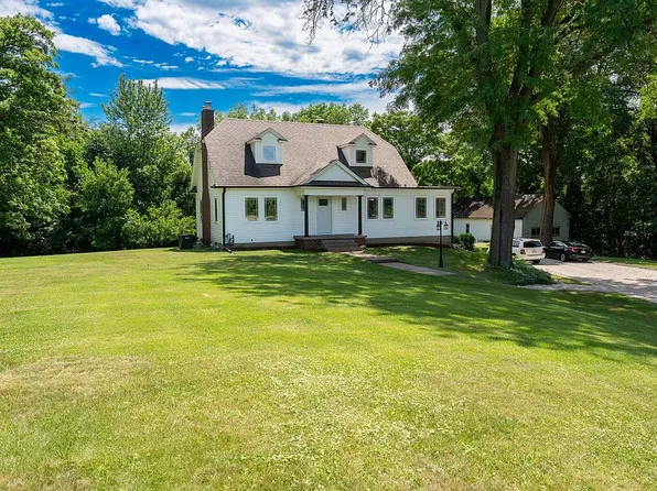 2400 Archer Dr, East Moline, IL 61244