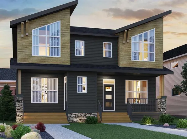 684 SW Rowmont Blvd NW, Calgary, AB T3L 0H2