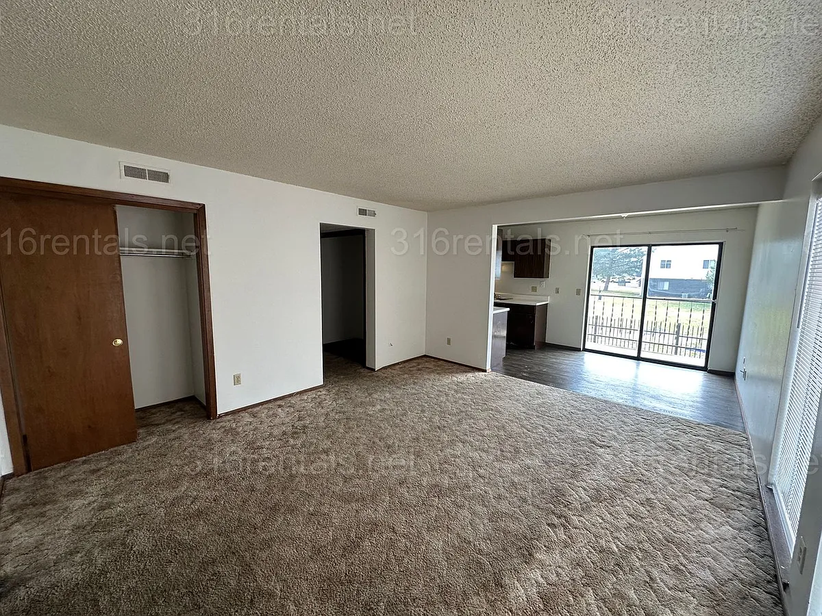 Building Photo - 369 E Marion Ct