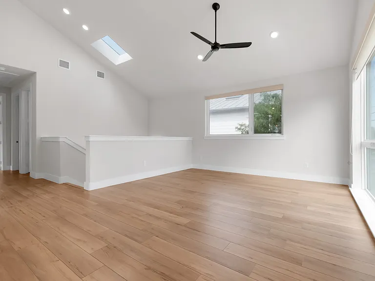 1028 Bastion Ct — Photo 5