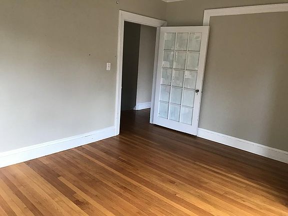 5th image of 144 Winthrop Ave