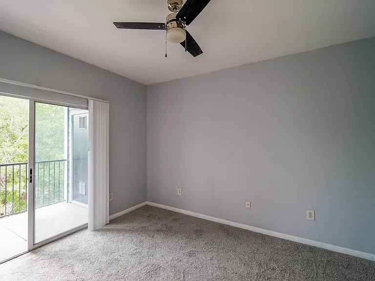 SoCo Park Apartments — Photo 17