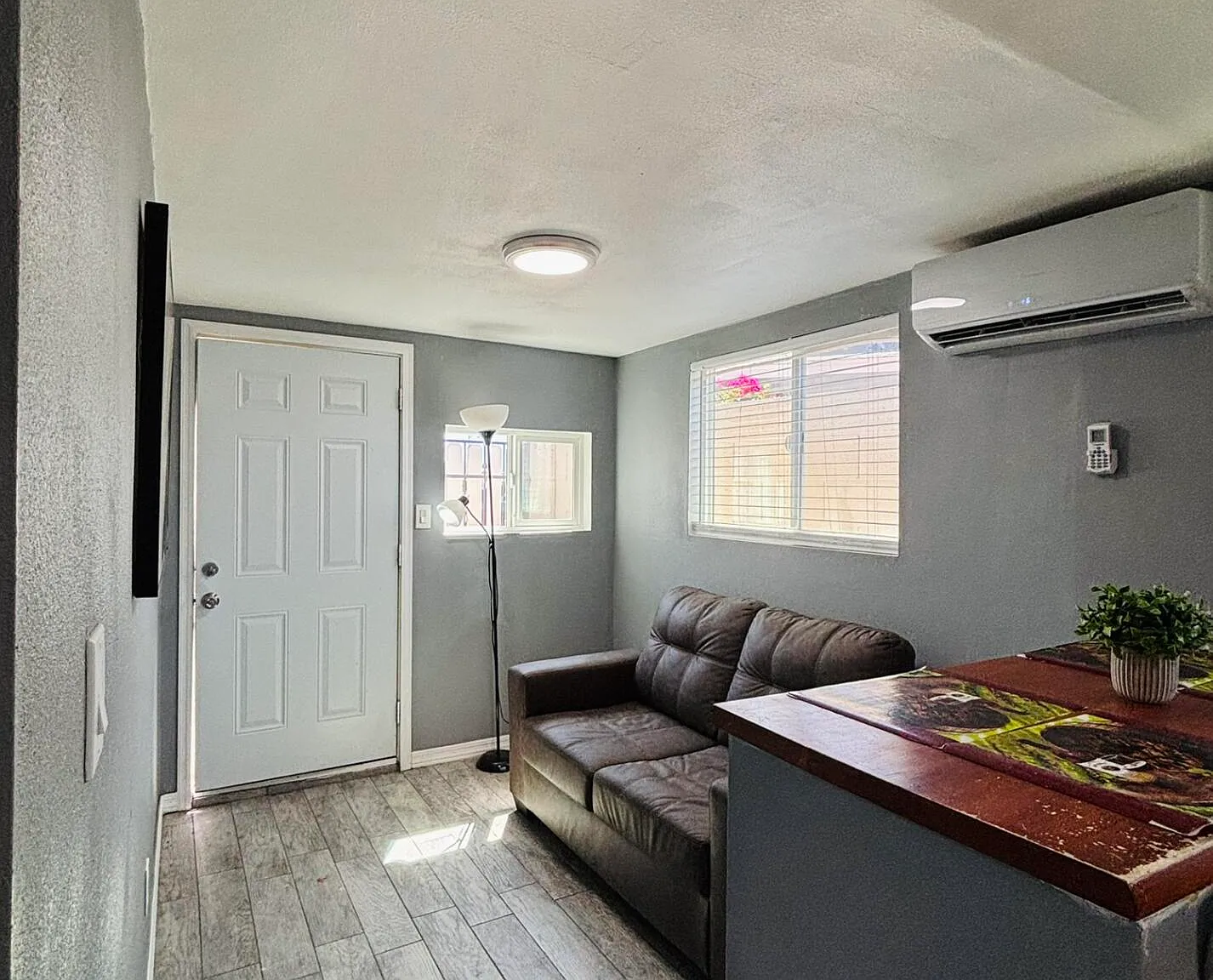 1 bed, 1.0 bath, 260 sqft, $1,100 — Photo 4