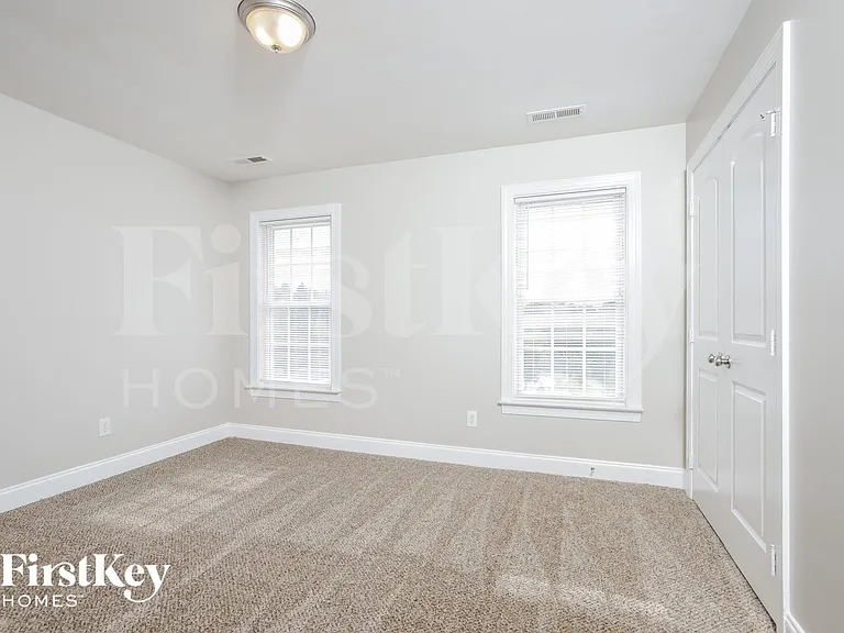 940 Boyer Dr — Photo 12
