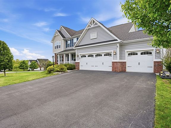 3rd image of 129 Olivia Ave