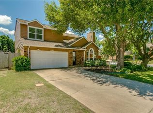 1231 Oxford Ln, Grapevine, TX 76051