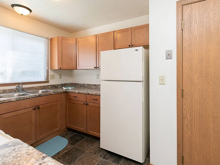 Fargo, ND White Ridge Apartments | Kitchen