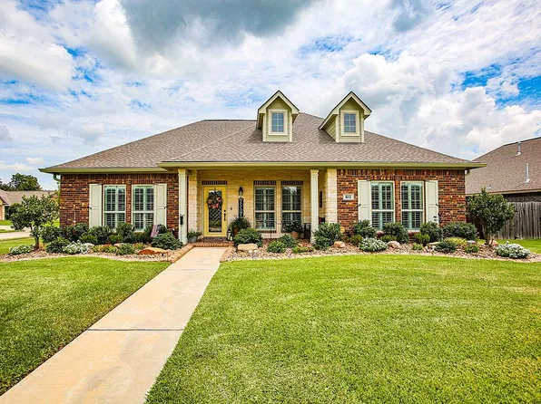 102 Rock Rose Ln, Lake Jackson, TX 77566