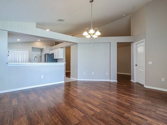 5th image of 25802 Bloomsbury Ct
