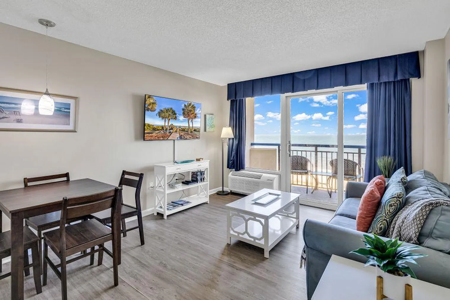 1 bed, 1.0 bath, 462 sqft, $11,200 — Photo 1