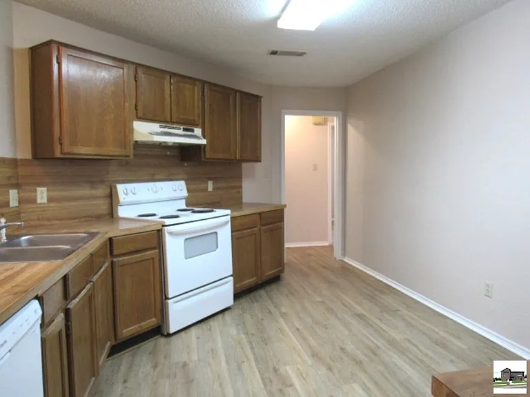 1706 Wickfield Way — Photo 5