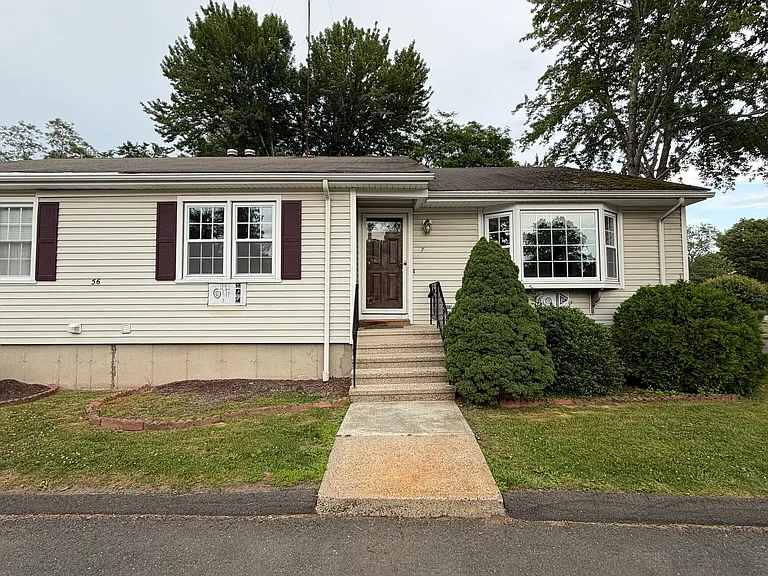 56 Janet Cir #7 — Photo 1
