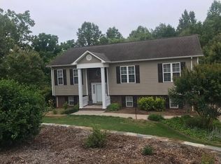 1564 Farmington Hills Dr, Conover, NC 28613