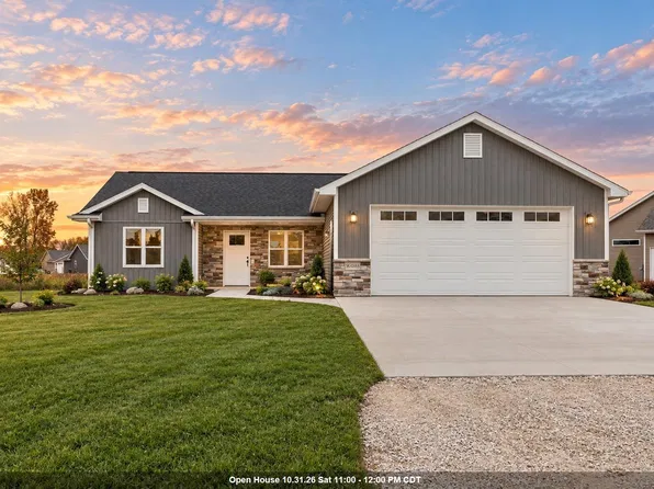 W6885 McAllister Dr, Greenville, WI 54942