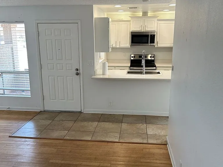 20236 N 6th Dr #4 — Photo 7