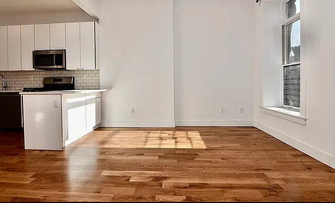 Rented by Bohemia Realty Group | media 16