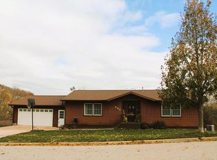 540 Jonathan Ln, La Crescent, MN 55947