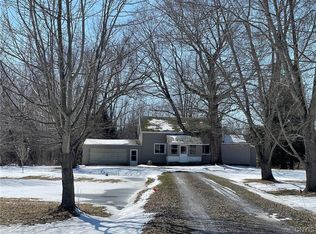 2810 Swallow Rd, Oneida, NY 13421