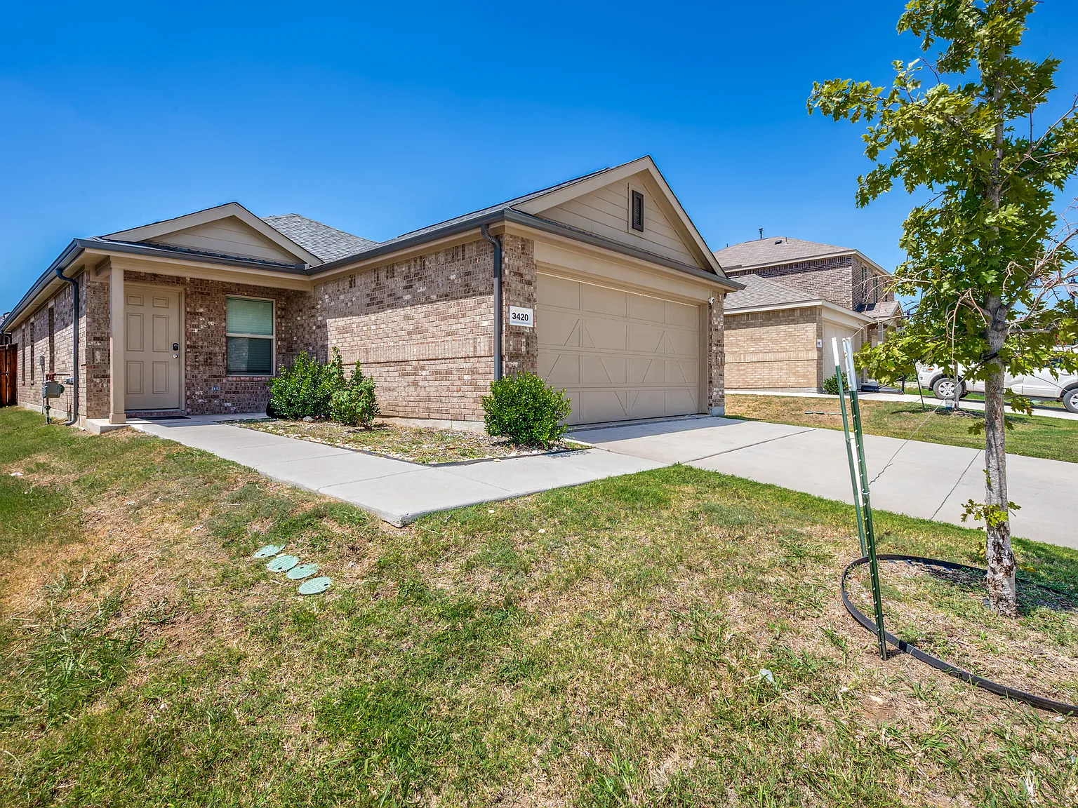 3 bed, 1470 sqft, $1,999 — Photo 2