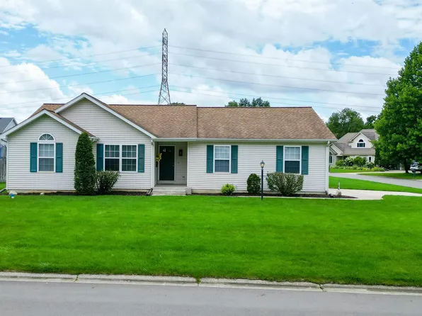 52103 Woodsedge Dr, Granger, IN 46530