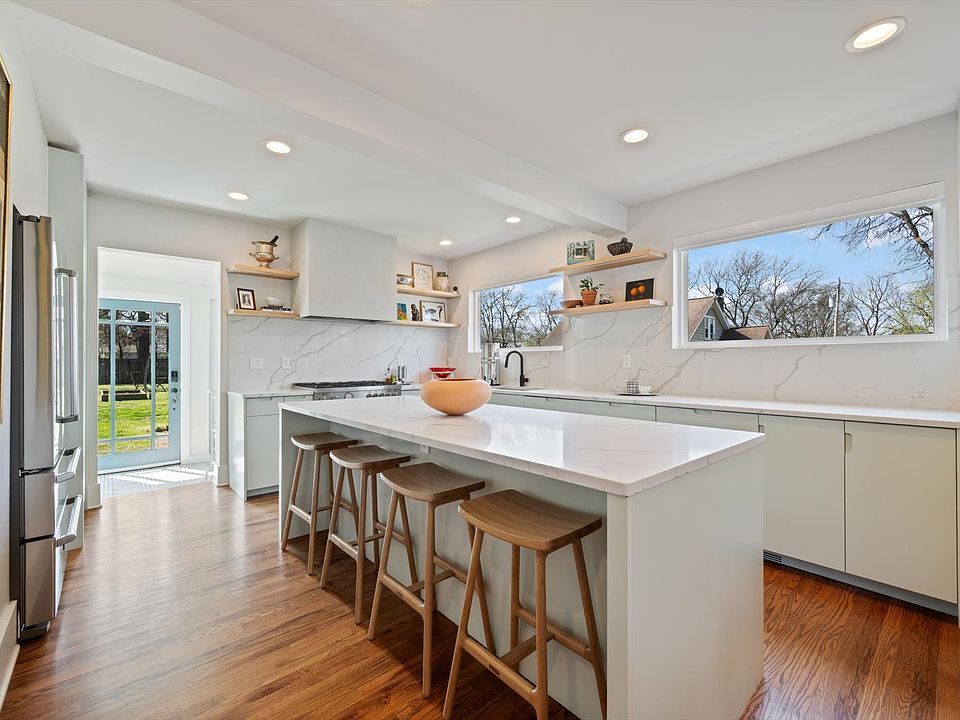 1st image of 207 Morton Ave