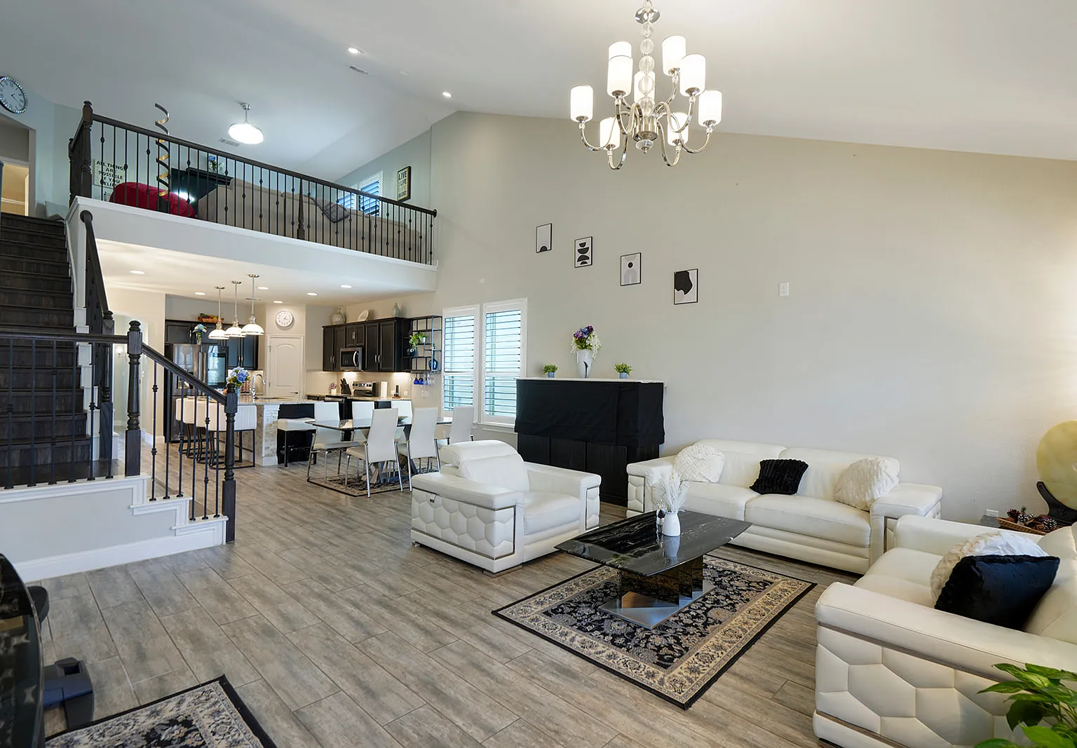 4 bed, 2.5 bath, 2498 sqft, $5,578 — Photo 3
