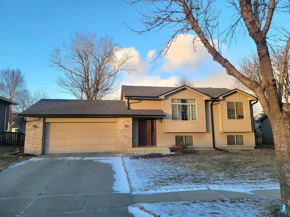7212 W Strabane St, Sioux Falls, SD 57106