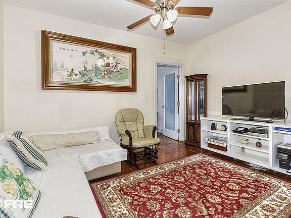 4th image of 909 E 29th St APT 2F