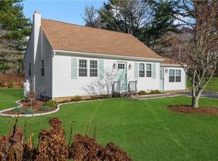 57 Foddering Farm Rd, Narragansett, RI 02882
