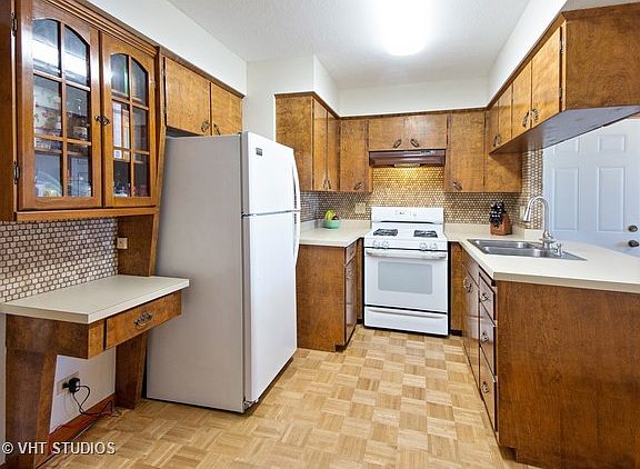 3rd image of 2506 Glenwood Ave